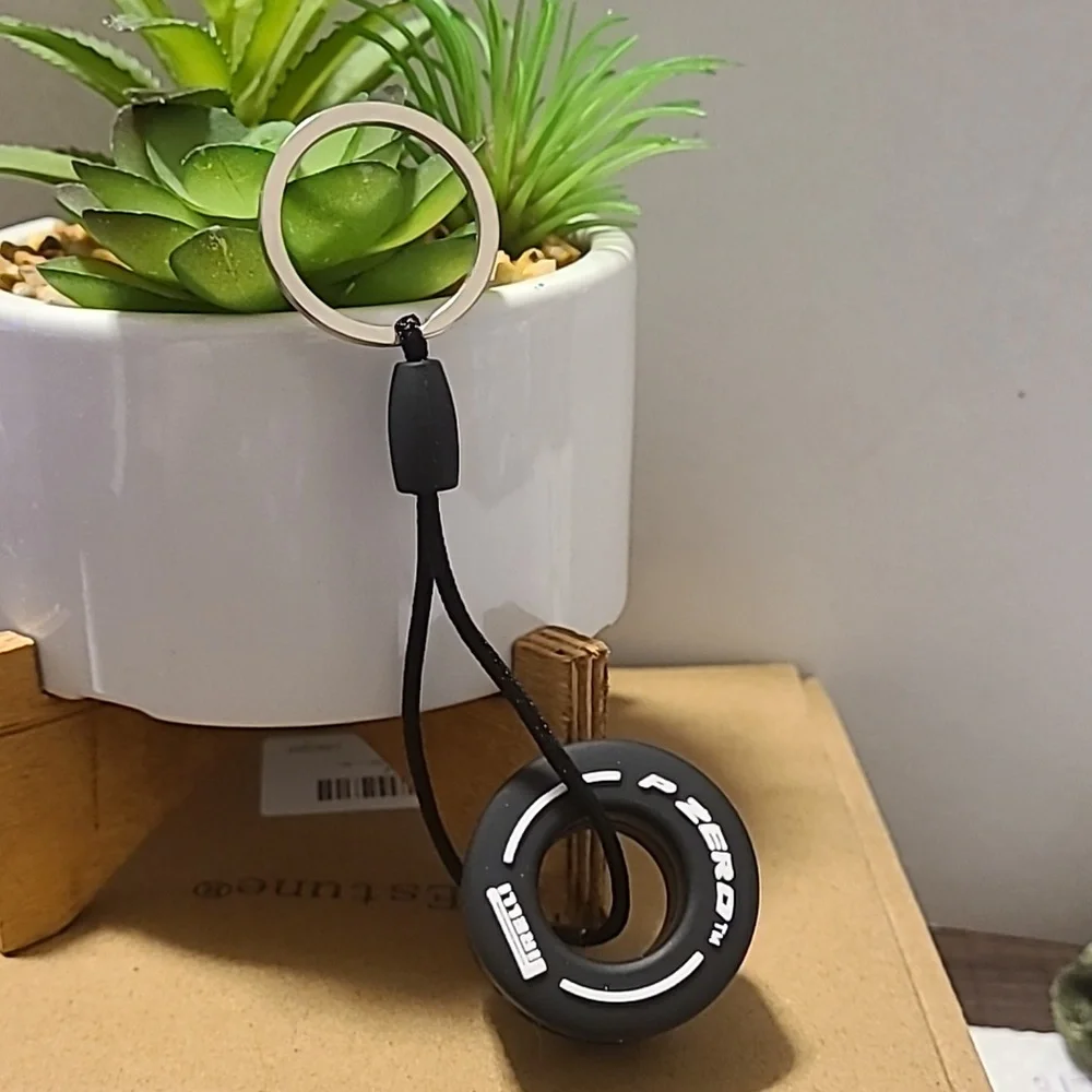 Unbranded Tire Swing Keychain White Trim/Black Tire Unisex NWOT‎ Auto Office Fun